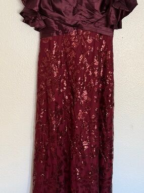 Elegant Burgundy Sequin Evening Skirt